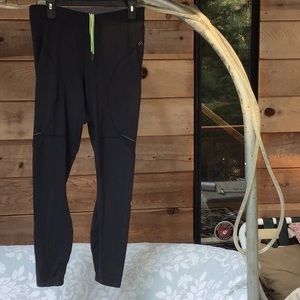 Lululemon Men’s Black Joggers Sz L